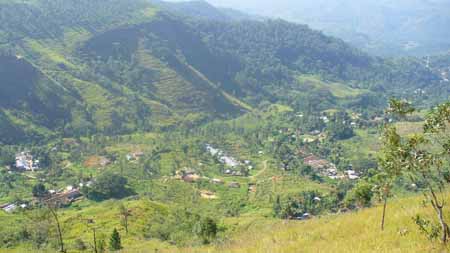 View of Meeriabedda from high above Koslanda